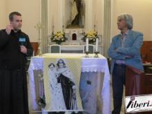 Donazione alla comunità di Palinudo di Bianchi dell’arazzo tessuto dal Lanificio Leo